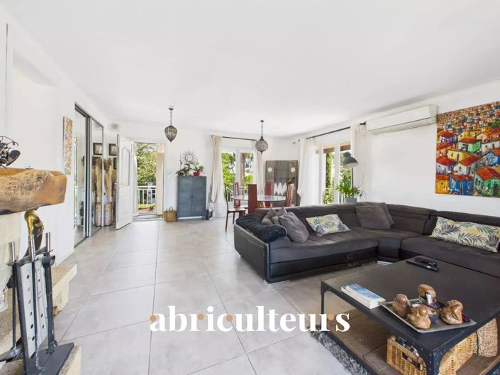 Image No.6-5 Bed House for sale