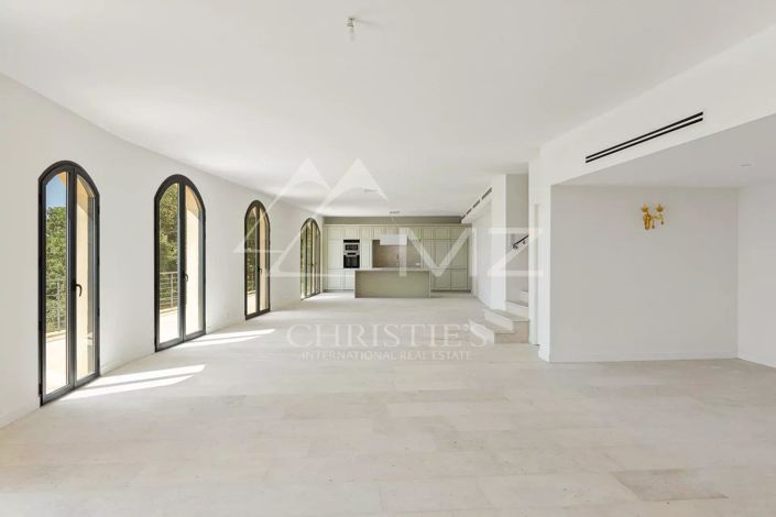 Image No.3-4 Bed House for sale