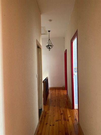 Image No.8-5 Bed House for sale