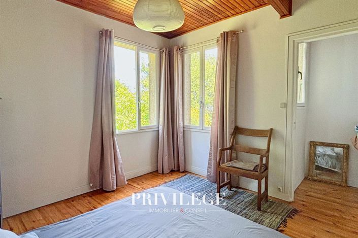 Image No.15-6 Bed House for sale