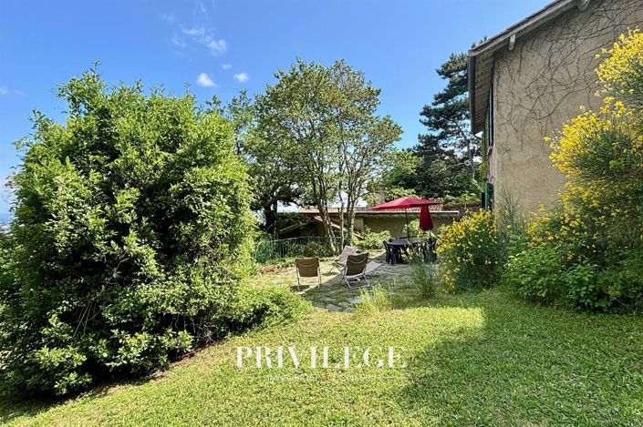 Image No.6-6 Bed House for sale