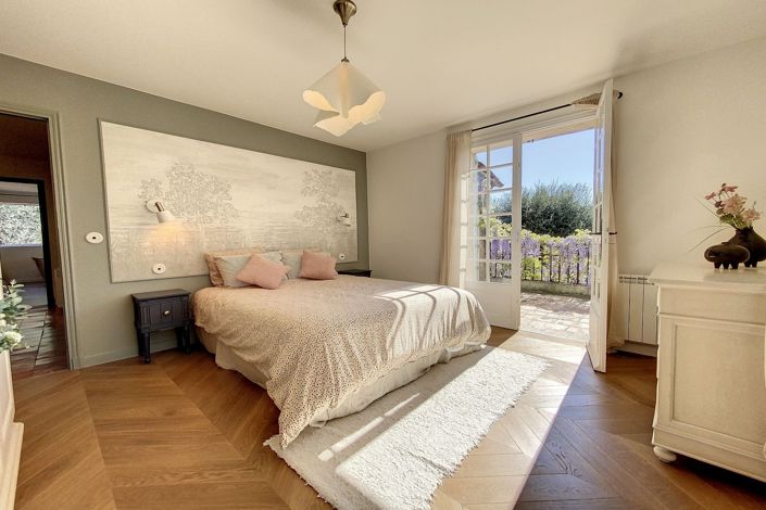 Image No.14-5 Bed House for sale