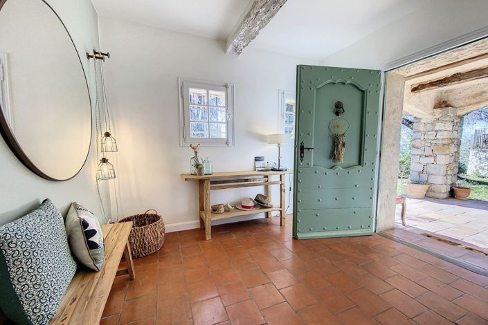 Image No.6-5 Bed House for sale