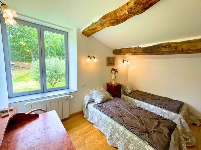 Image No.16-6 Bed House for sale