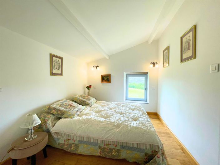 Image No.17-6 Bed House for sale