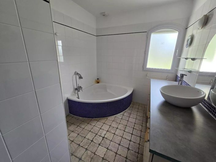 Image No.11-4 Bed House for sale