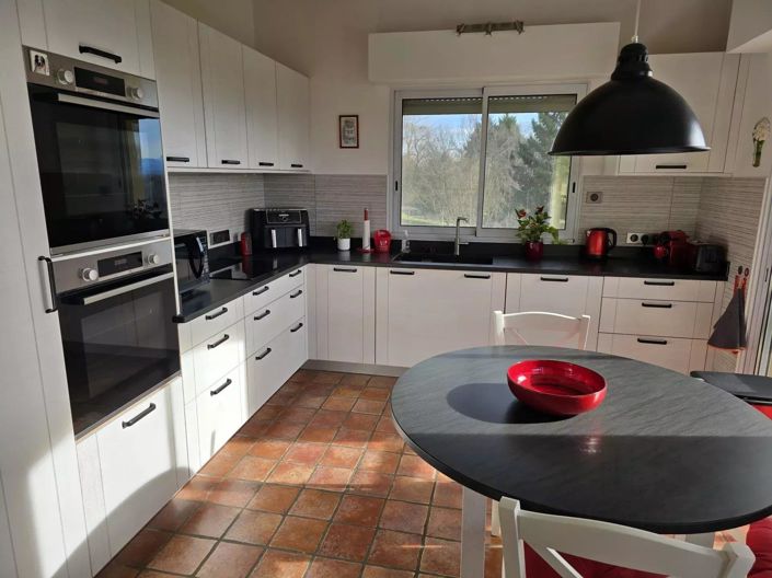 Image No.6-4 Bed House for sale