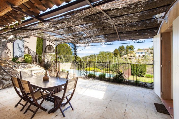 Image No.10-1 Bed Property for sale