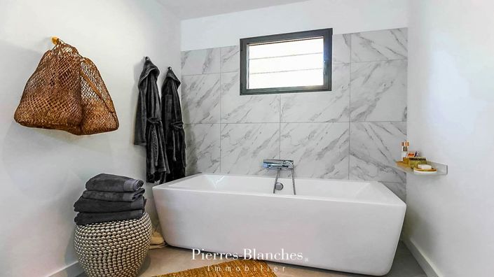 Image No.6-3 Bed House for sale