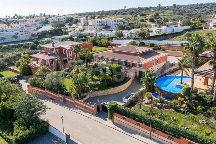 Image No.2-3 Bed House for sale