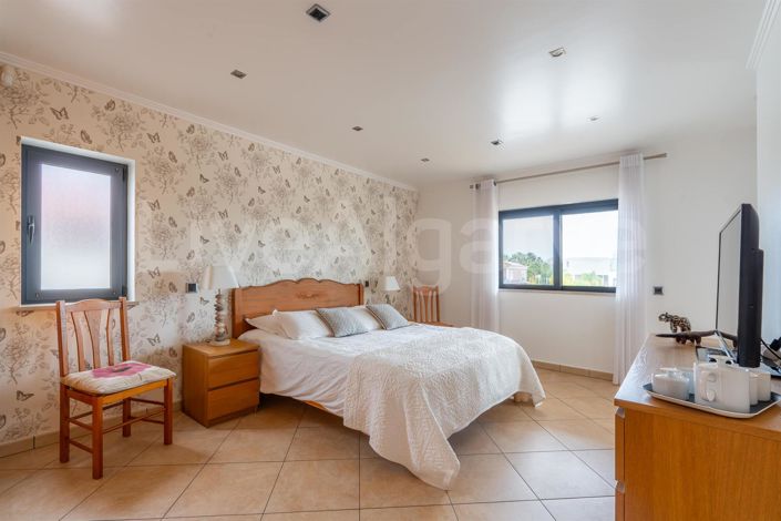 Image No.30-3 Bed House for sale