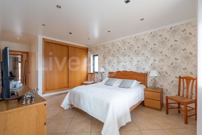 Image No.31-3 Bed House for sale