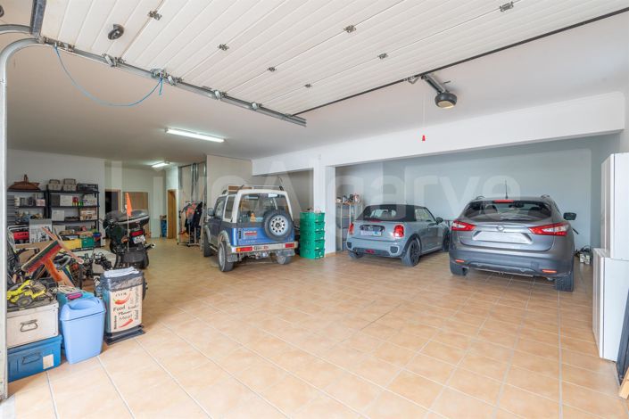 Image No.41-3 Bed House for sale