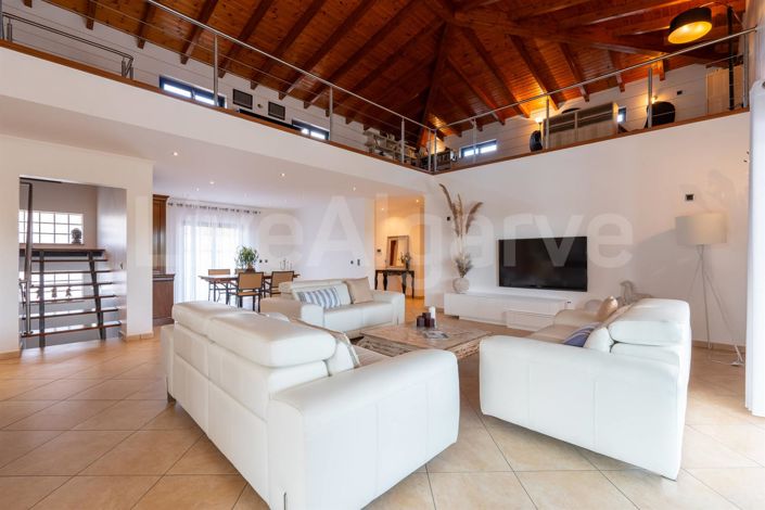 Image No.6-3 Bed House for sale