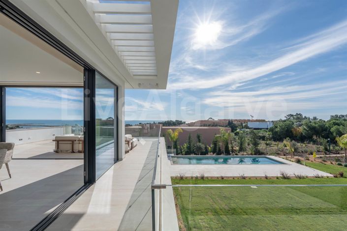 Image No.10-4 Bed House for sale