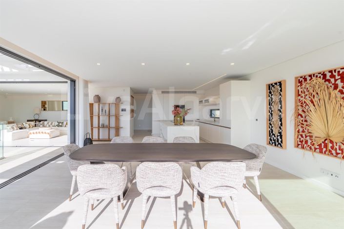 Image No.12-4 Bed House for sale