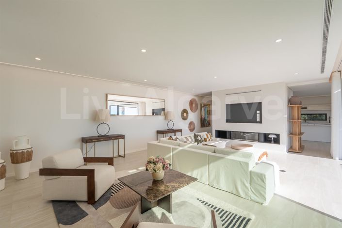 Image No.19-4 Bed House for sale