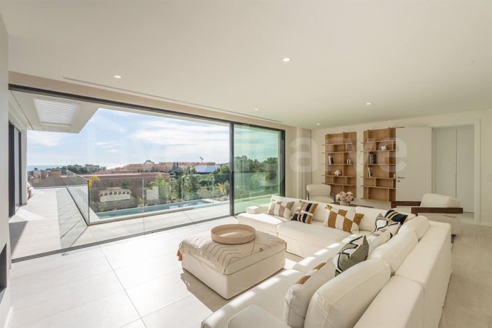 Image No.20-4 Bed House for sale