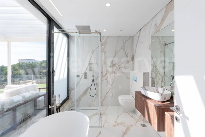 Image No.23-4 Bed House for sale