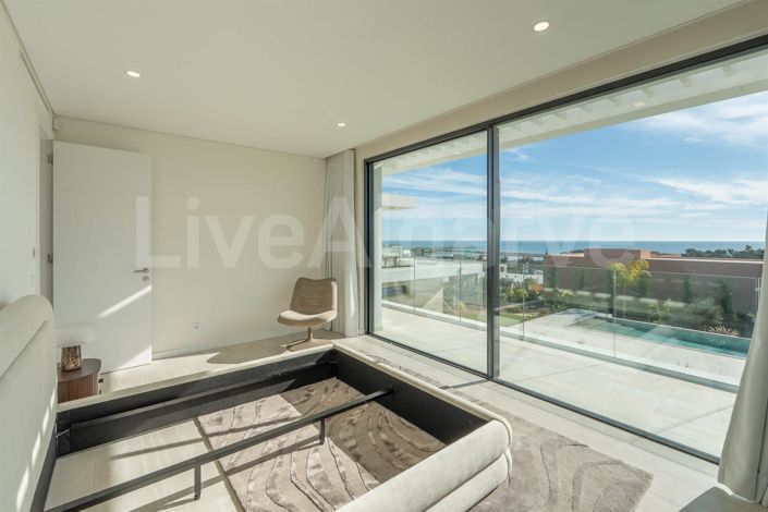 Image No.25-4 Bed House for sale