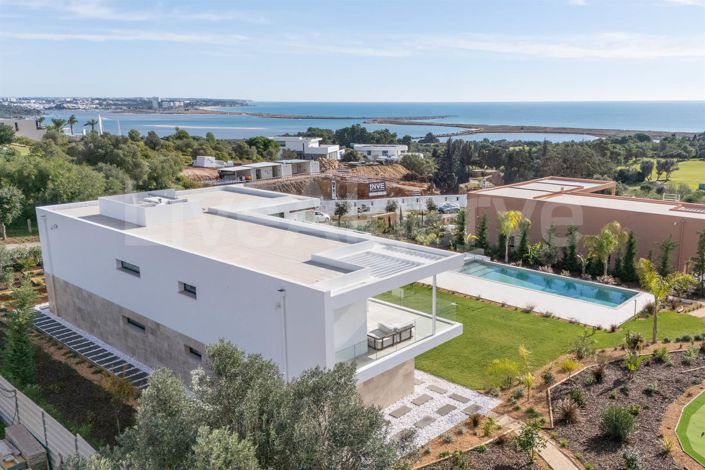 Image No.3-4 Bed House for sale