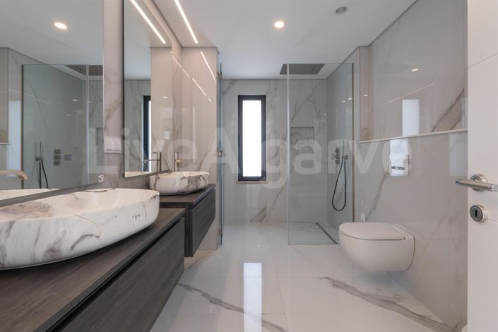 Image No.39-4 Bed House for sale