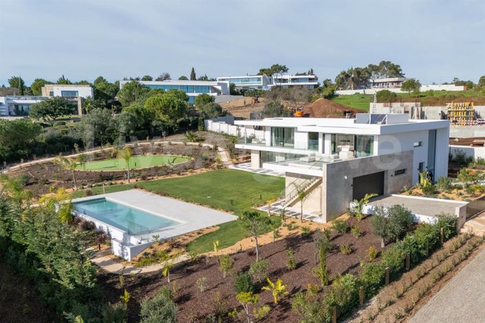 Image No.4-4 Bed House for sale