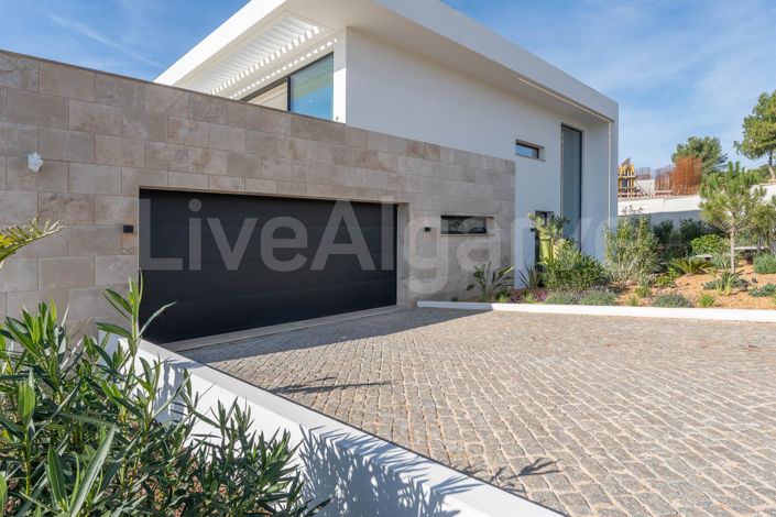 Image No.46-4 Bed House for sale