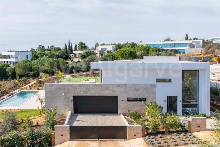 Image No.5-4 Bed House for sale