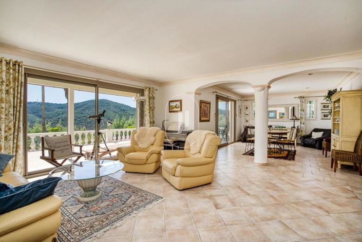 Image No.3-Maison de 4 chambres à vendre à Roquebrune-sur-Argens