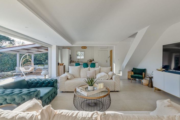 Image No.6-3 Bed House for sale