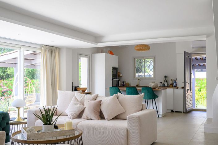 Image No.8-3 Bed House for sale