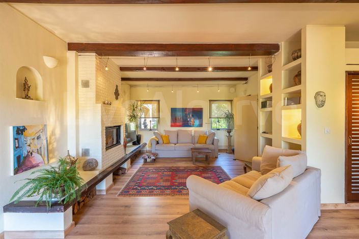 Image No.6-4 Bed House for sale