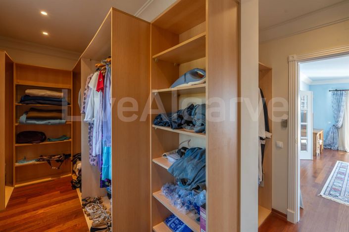 Image No.22-3 Bed House for sale