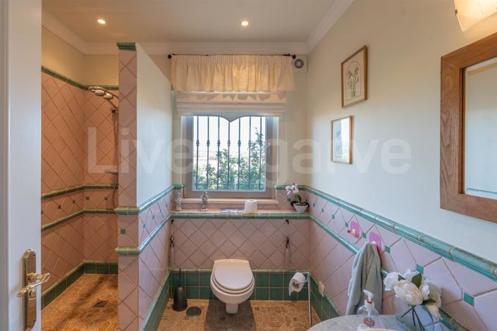 Image No.35-3 Bed House for sale