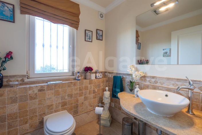 Image No.37-3 Bed House for sale