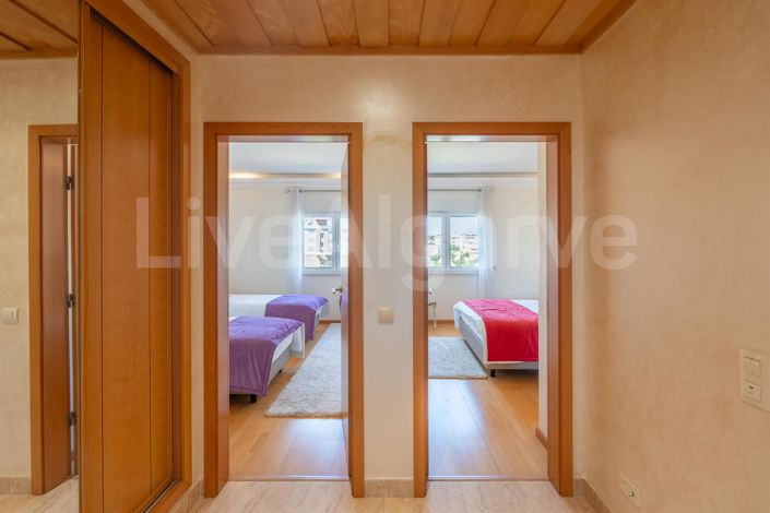 Image No.21-3 Bed Apartment for sale