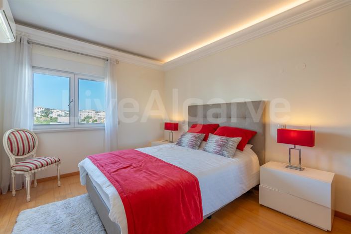 Image No.22-3 Bed Apartment for sale