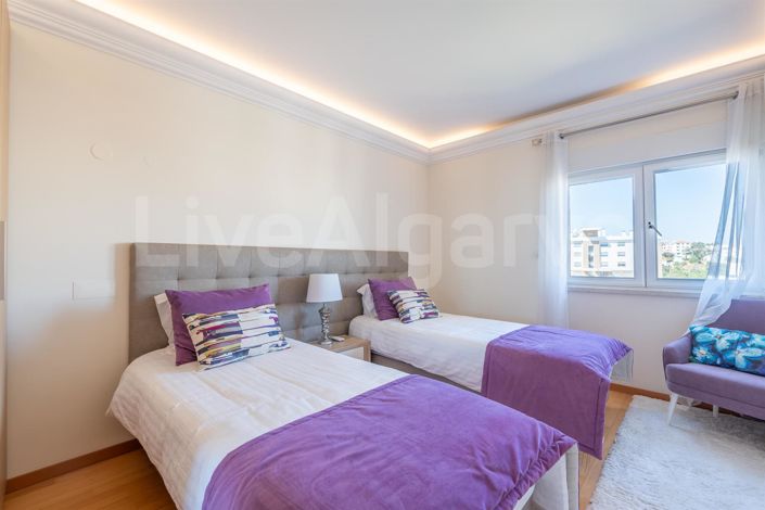 Image No.27-3 Bed Apartment for sale