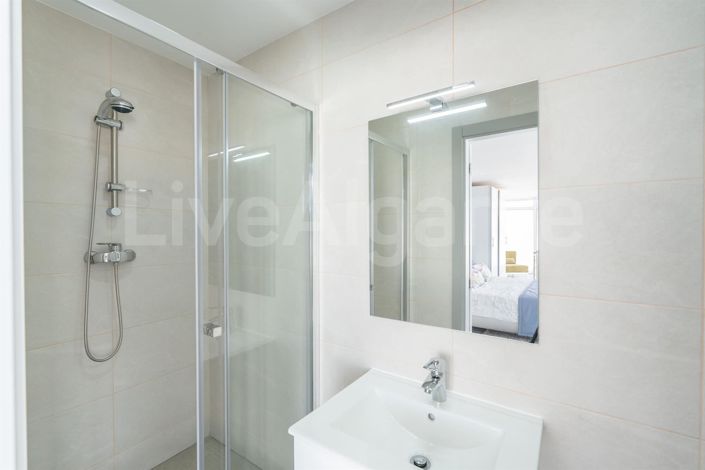 Image No.8-3 Bed Apartment for sale