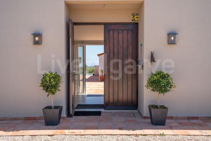 Image No.15-5 Bed House for sale