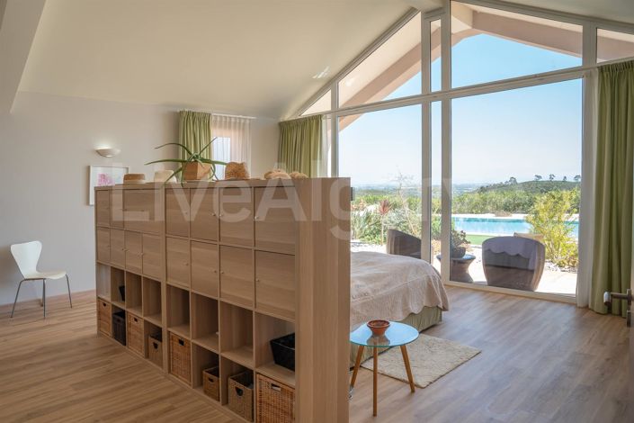 Image No.24-5 Bed House for sale