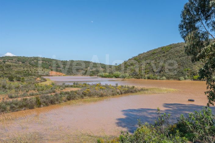 Image No.60-5 Bed House for sale