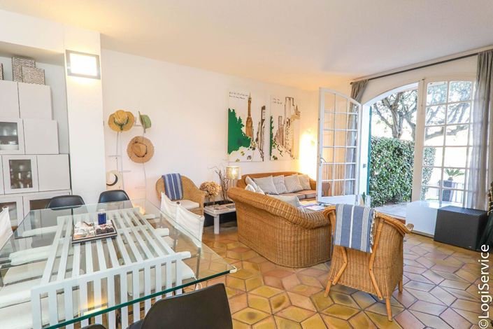 Image No.2-3 Bed House for sale