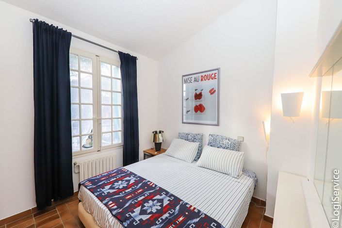 Image No.8-3 Bed House for sale