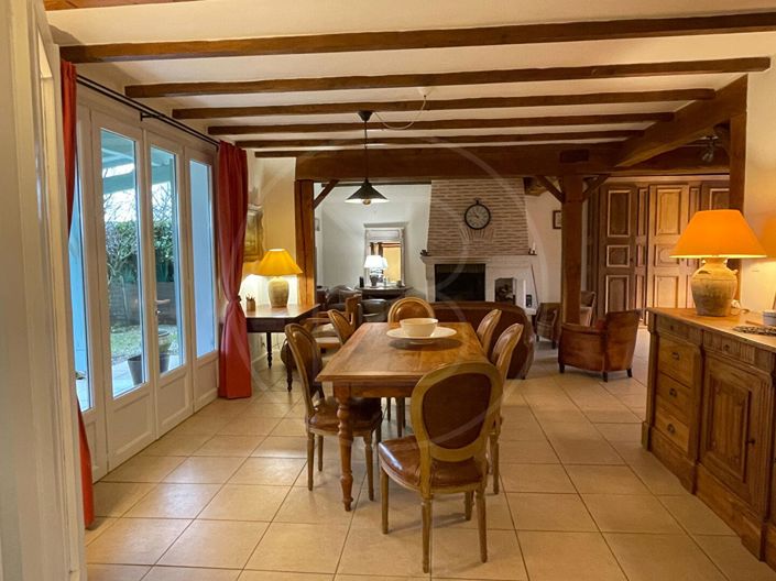 Image No.10-3 Bed House for sale