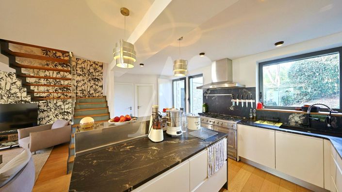 Image No.5-Propriété de 4 chambres à vendre à Biarritz