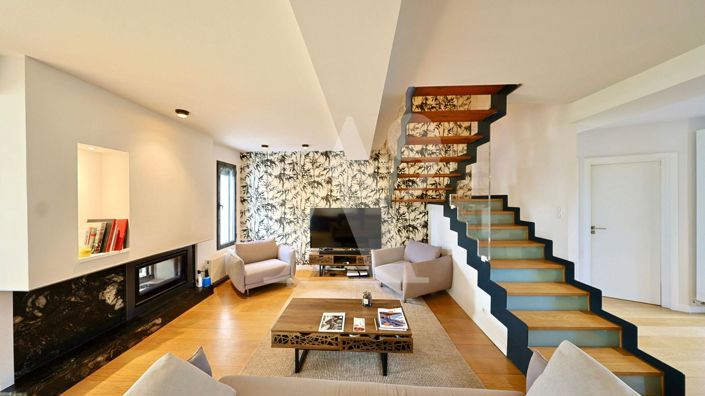 Image No.8-4 Bed Property for sale