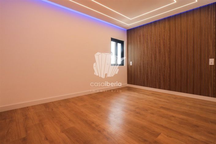 Image No.21-2 Bed Apartment for sale