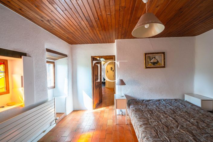 Image No.12-6 Bed House for sale